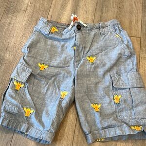 Mini boden giraffe embroidered cargo shorts- size 8